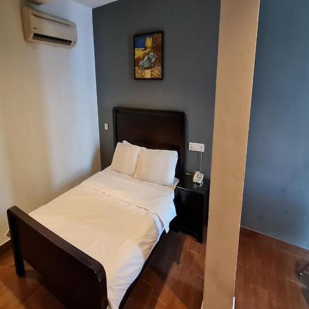 Hotel O Crossroads Hotel Kuala Lumpur Exterior photo